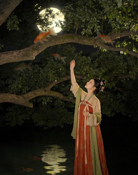 看图猜成语 
分享冬日壁纸
上期猜成语答案：猴年马月！ 
 
大家猜对了吗？
本