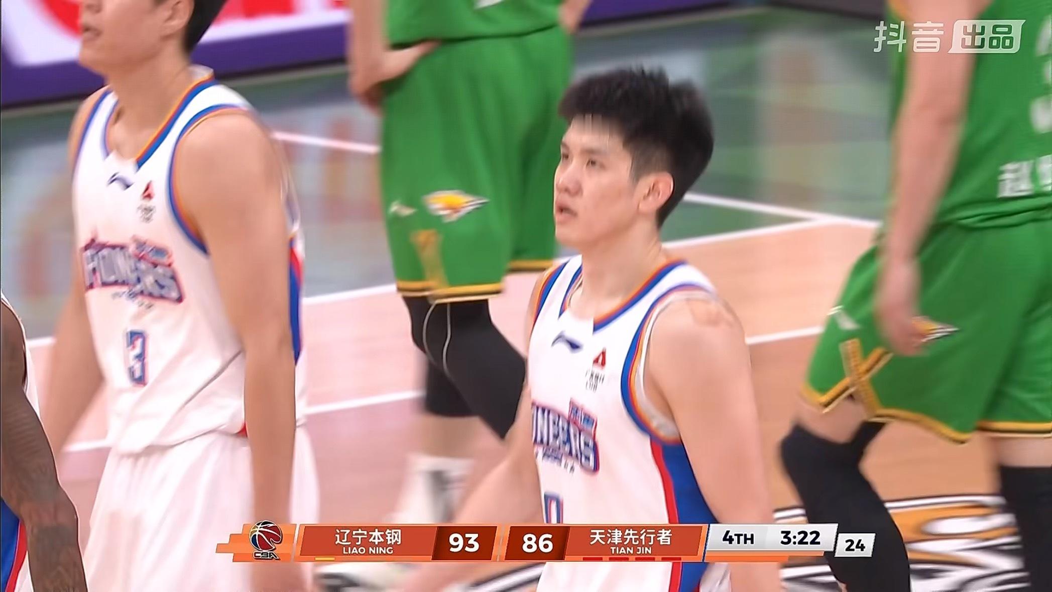 天津队将分差缩小到7分辽宁队暂停辽宁男篮vs天津男篮辽宁男篮