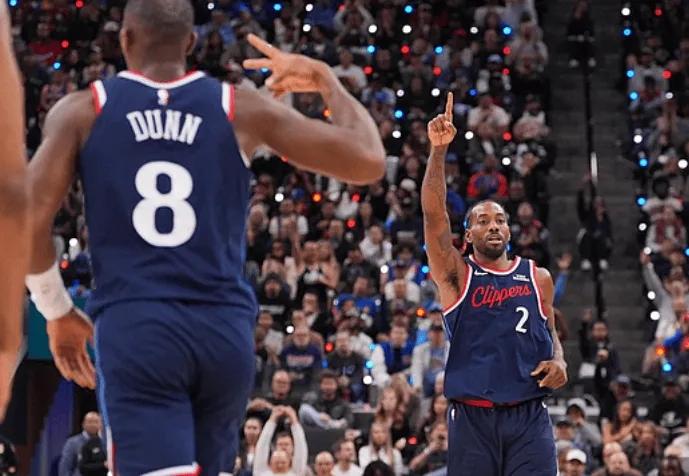 泰伦卢该把自己工资的90%拿出来，分给伦纳德，要是没有伦纳德，哪来他今天啊！
如