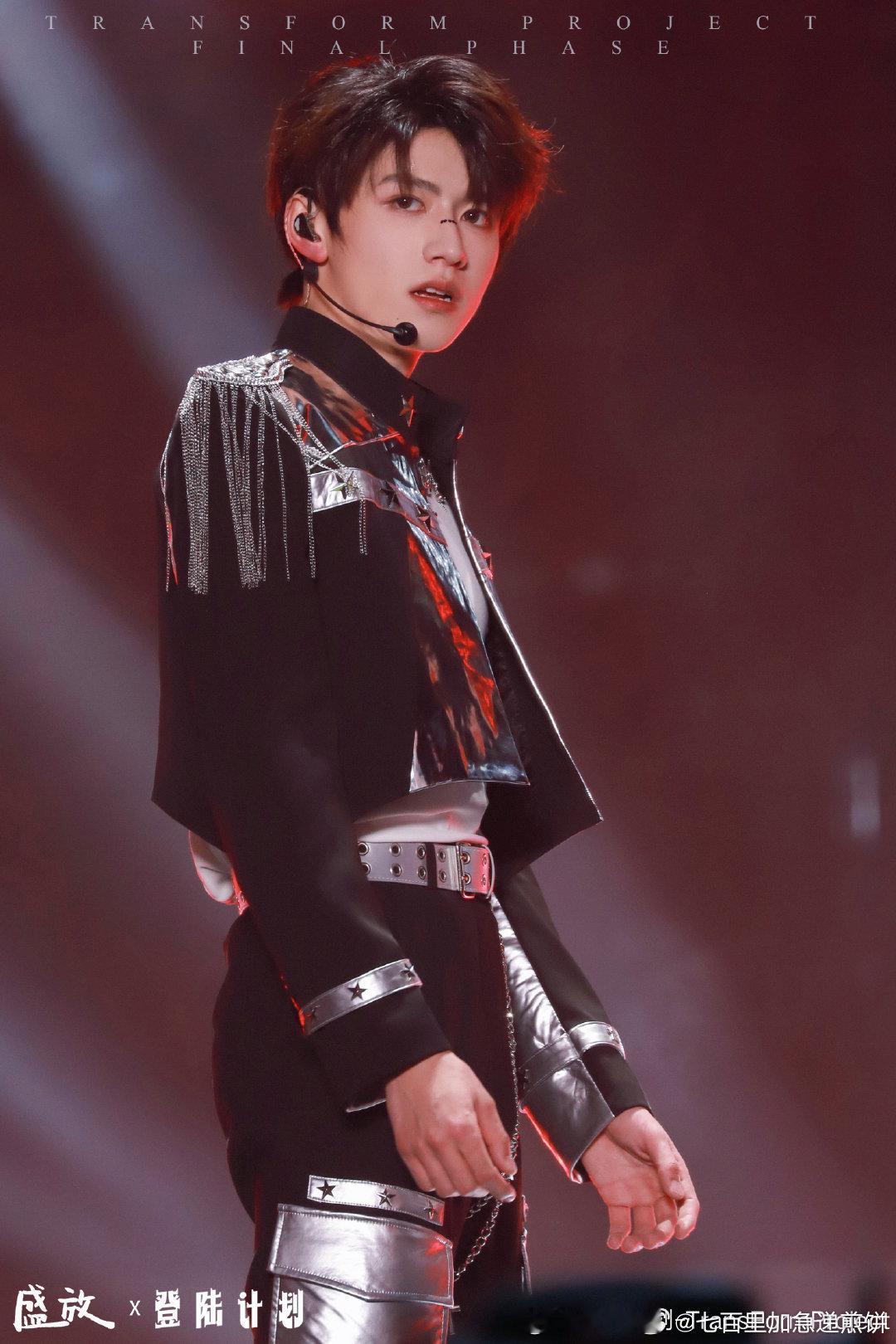 TF家族三代舞台饭拍，弟弟们好帅气你一眼看到谁？ ​​​