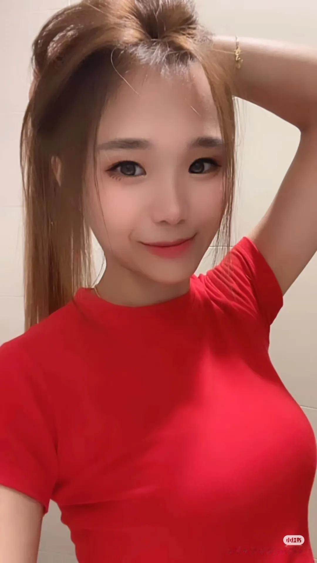 话说大马近几年就推出了许多样靓身材正，气质也相当不错的新晋博主，而BIackJo