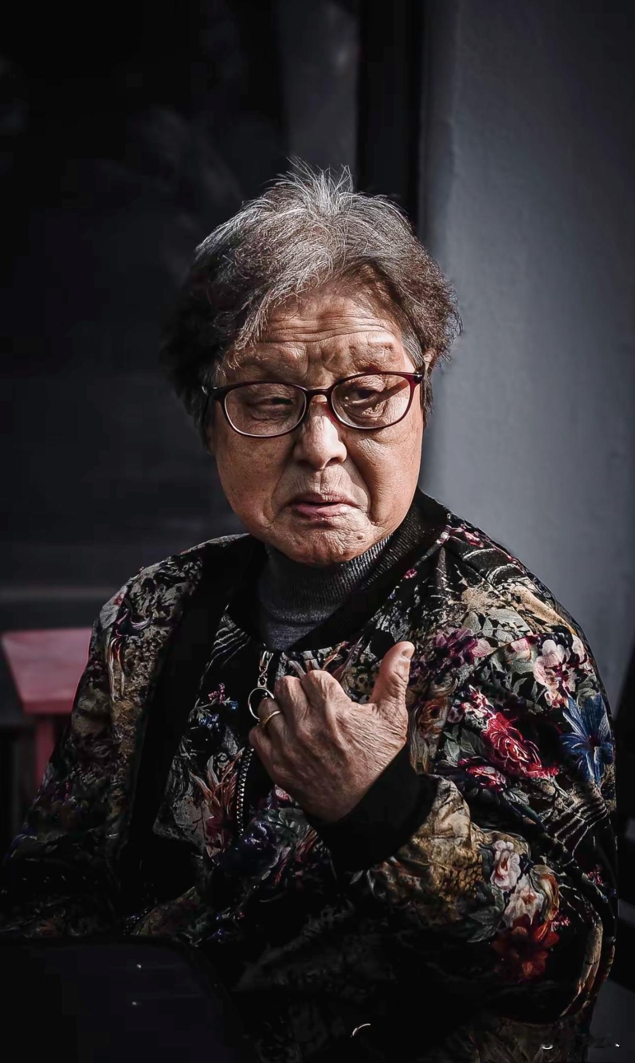 新思维：哎呦，我的中国大妈

男人，到了一定的年纪，确实要虚心向“中国大妈”学习