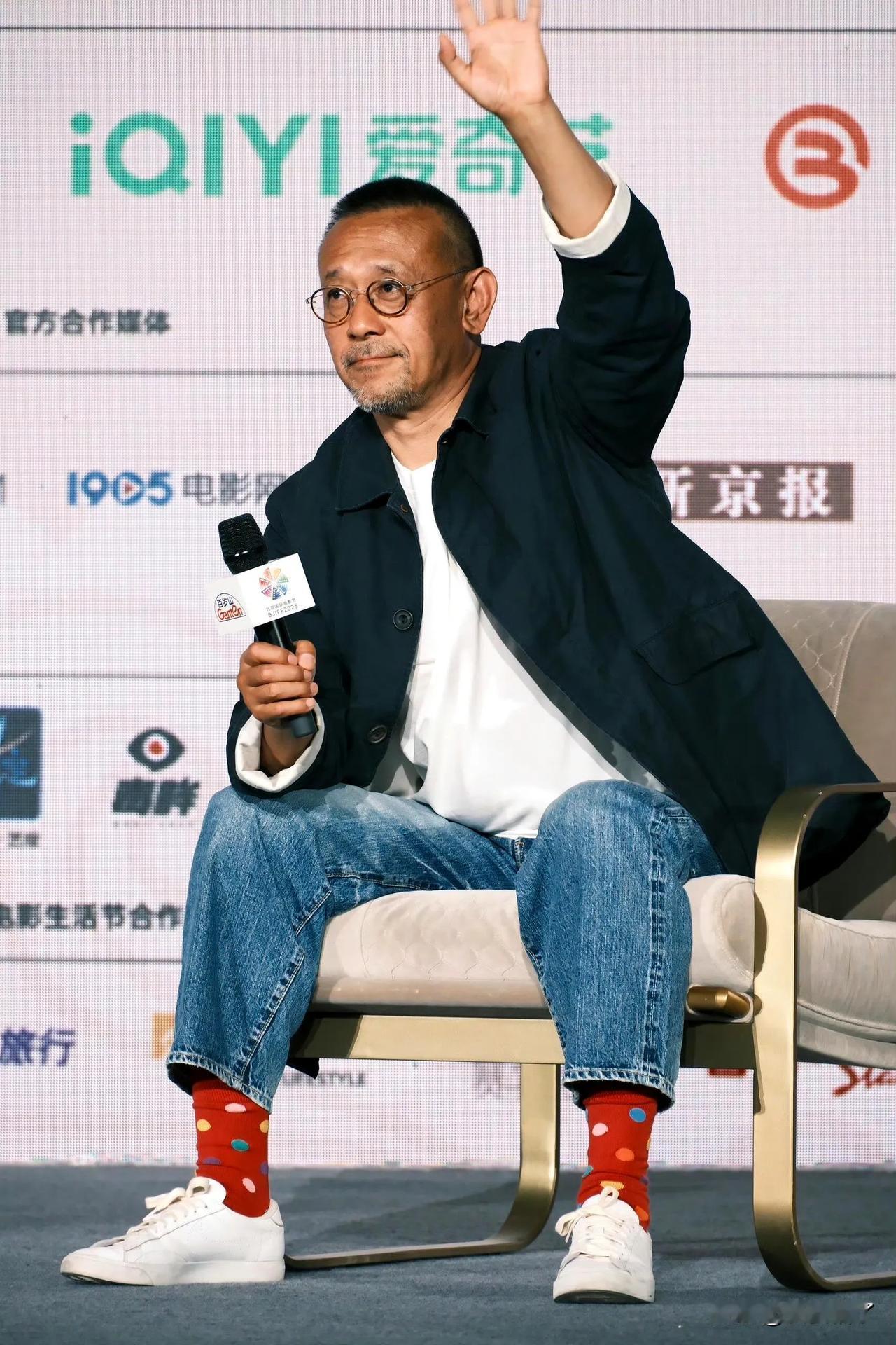 姜文刘晓庆同时出现在北影节，差距显而易见。
北京国际电影节上，姜文是评委会主席，