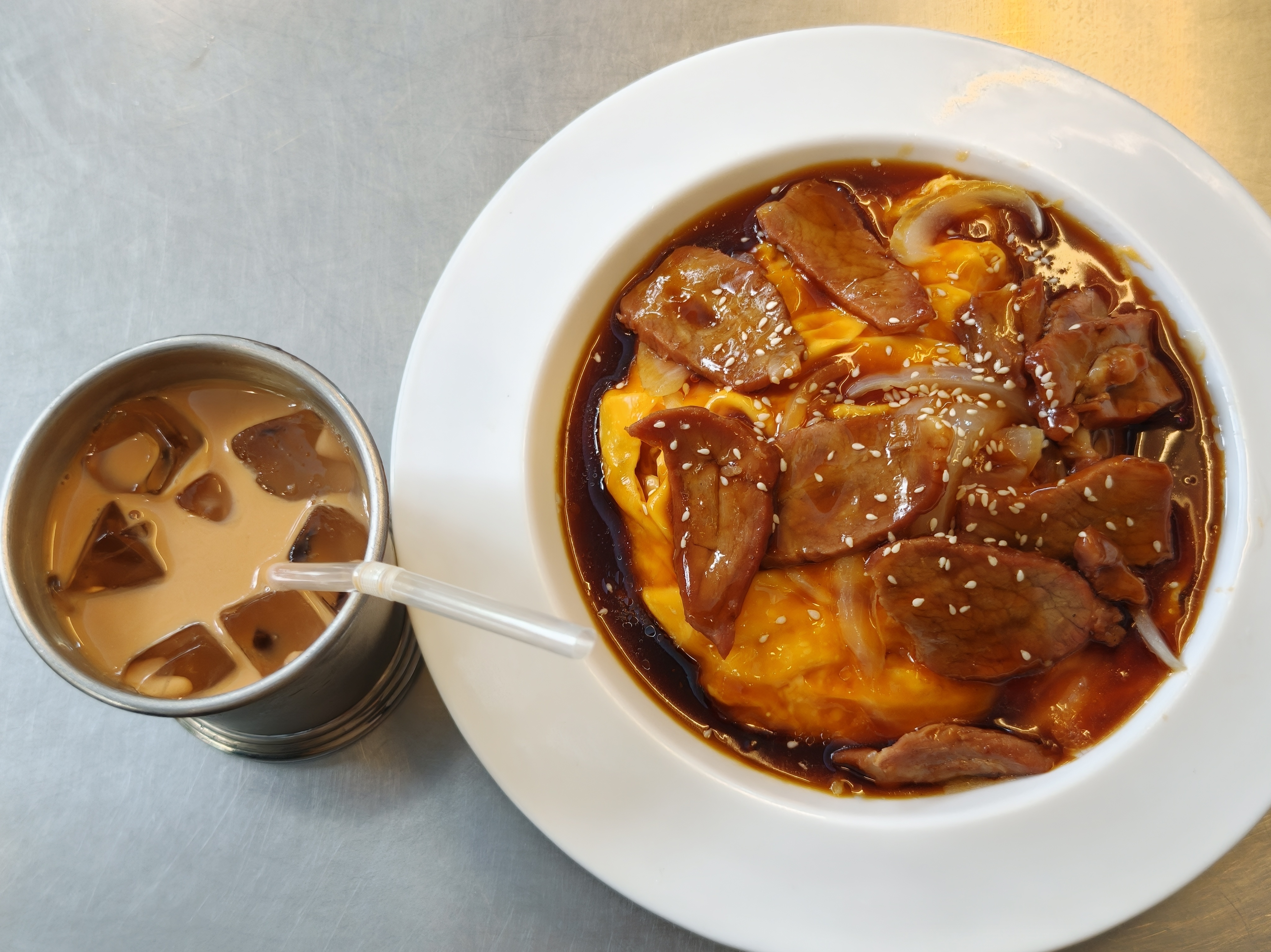 粉丝推荐叉烧滑蛋饭果然不错吃完就回北方“避暑了”🥶 珠海·颓记茶餐厅(横琴店)