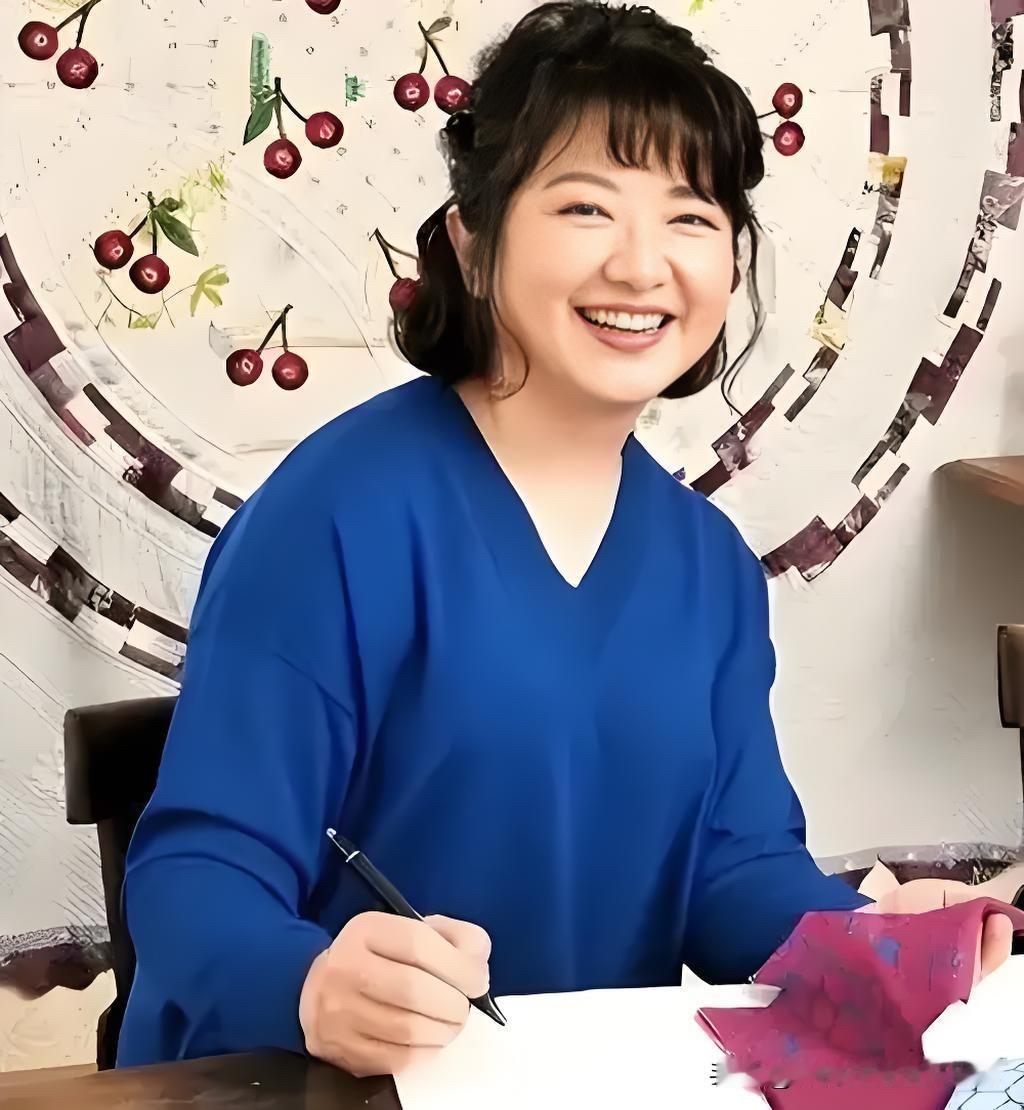 章子怡真是，快50了，还没活明白，总想跟人较劲，不懂得活在自己节奏里。不管以前取