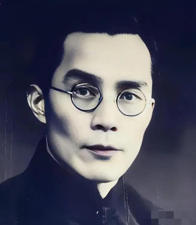 1949年，梅贻琦不顾学生们的苦苦挽留，毅然南渡，临走前，他说道:“我若留在大陆