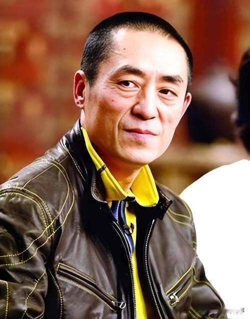 张艺谋已经75岁了，
别的导演到这个年纪早就退休享福，他却越干越有劲，完全停不下