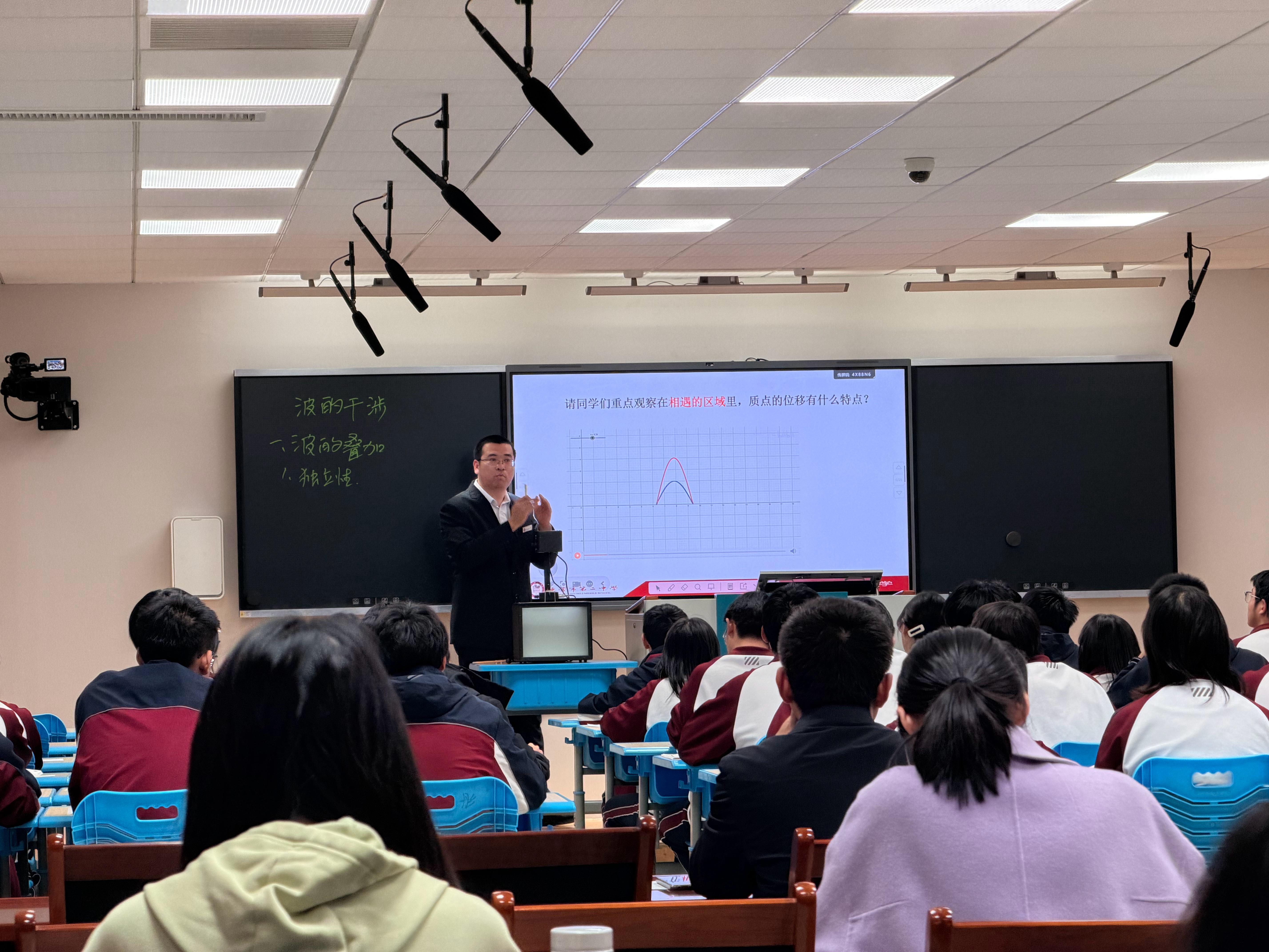 自带暖宝宝buff的陌生人在国产科技里看见了人情味的模样人们总说科技是冰冷的，但