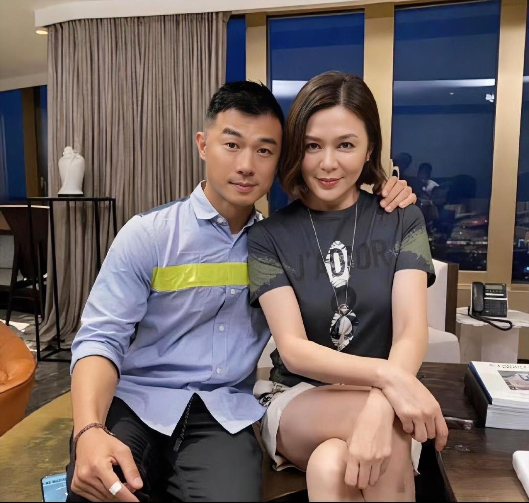 笑不活了！网传63岁的关之琳男朋友才27岁，吓得关之琳紧急辟谣，但当年关之琳也说