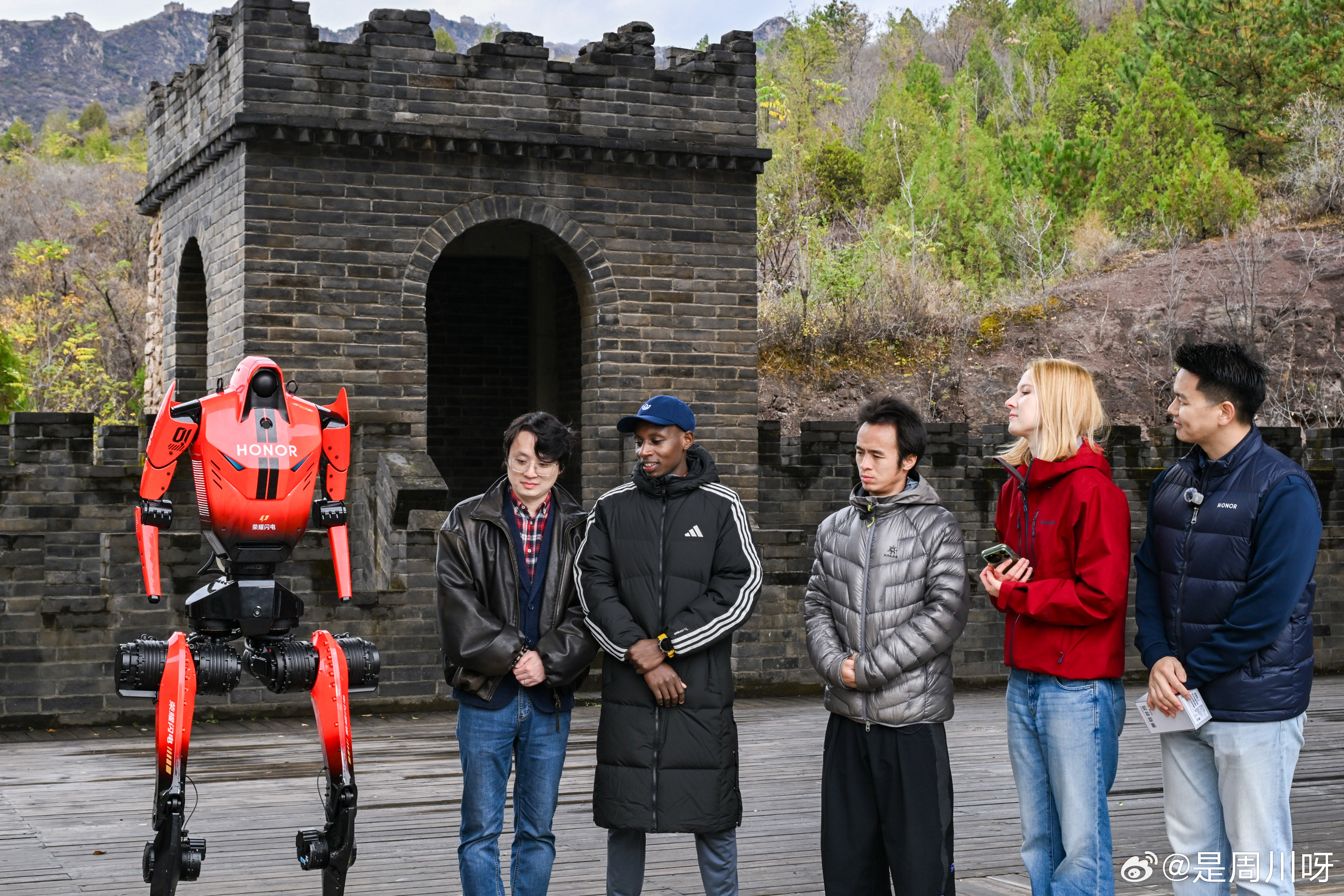 闪电萨维赵家驹罕见线下同框竞速闪电、萨维、赵家驹罕见线下同框竞速，萨维以日复一日