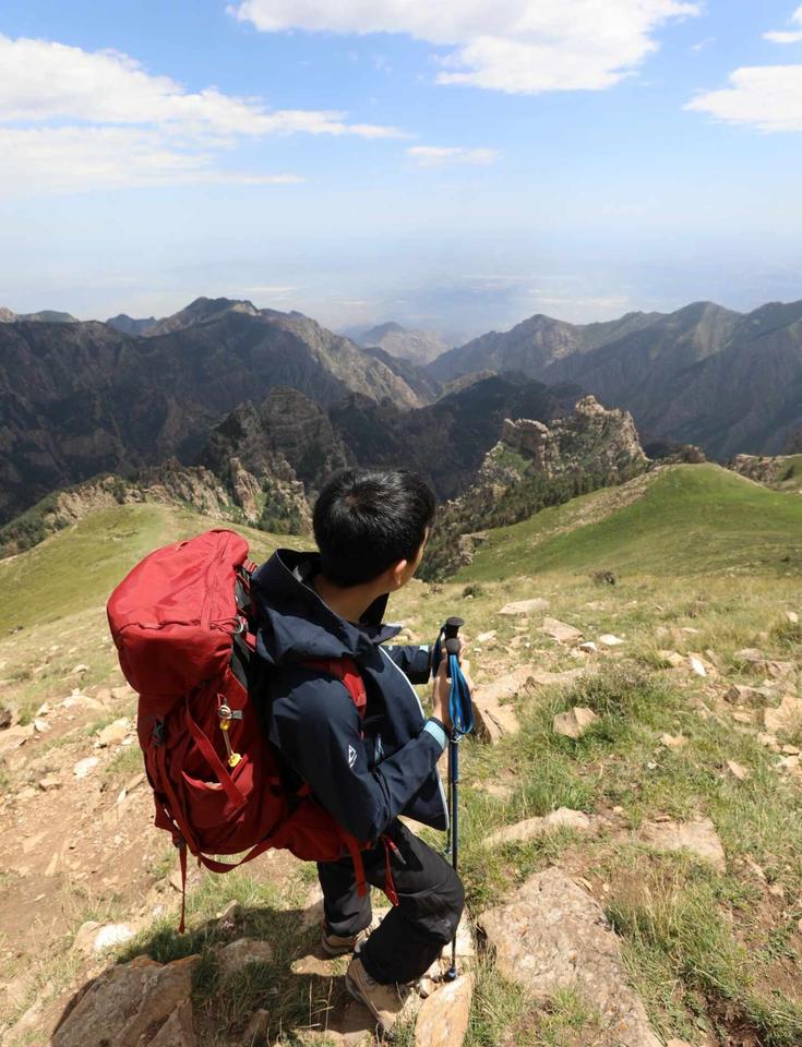 贺兰山・巴彦笋布尔峰
从阿拉善南寺出发，登贺兰山第五高峰巴彦笋布尔峰（3198米