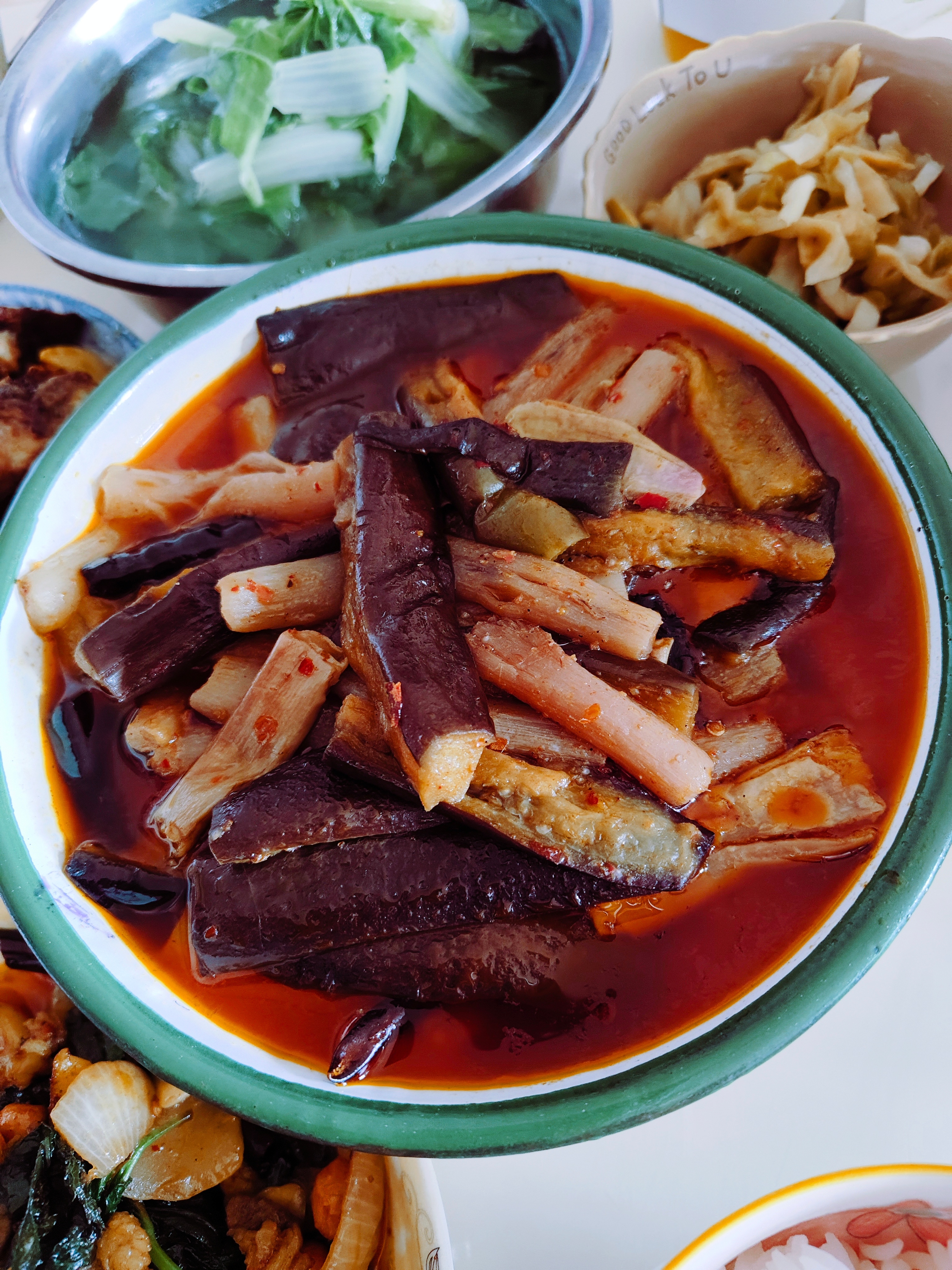 昆明 今早给孩子们做的午餐，两个菜乱了一早上