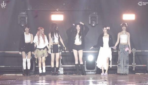 演唱会最后say goodbye 环节 安宥真和李瑞手都伸出来好长时间 其他队友