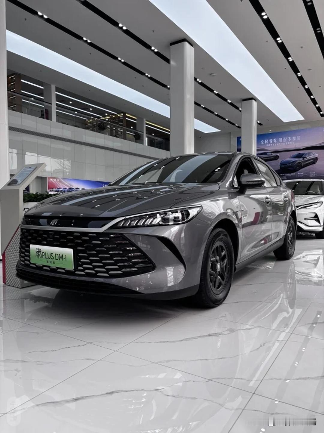 万万没想到，买电车的人最怕的不是续航短，而是它没选对。
别人家的单挡插混、增程式