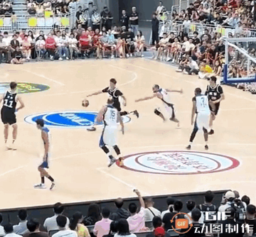 控制情绪！昨晚进行的一场中欧男篮热身赛中，广东全运男篮97-77大胜西班牙篮球甲