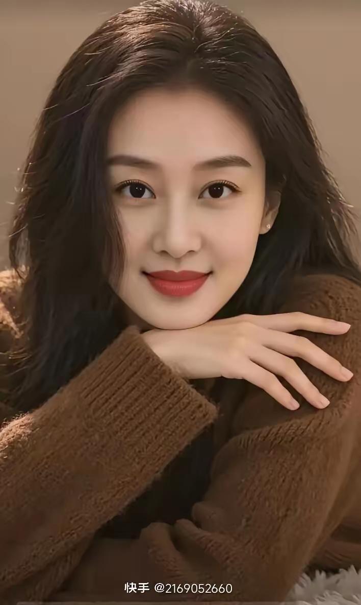 温柔微笑，暖心拥抱，幸福满满的一天！😊🌟🌟🍎🌺