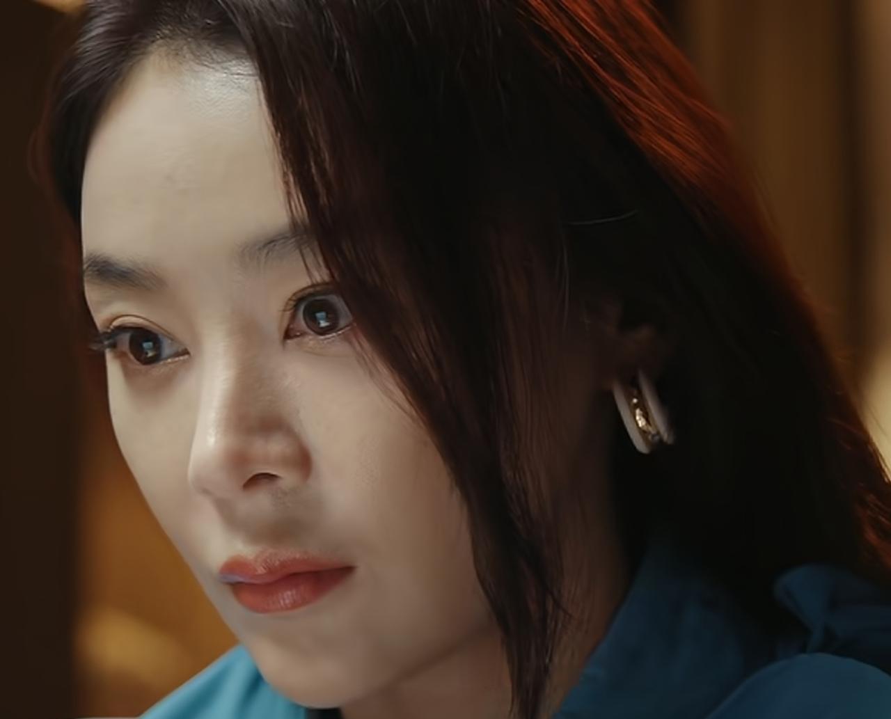 她不是坏，是穷怕了。
穷到骨子里，连爱都成了奢侈品。
《她的盛焰》里，白靓靓对母