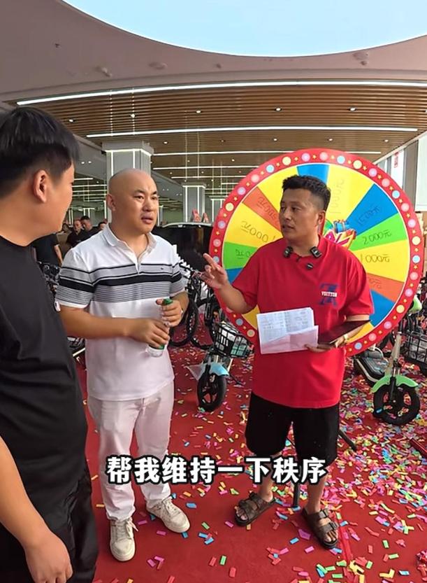 “东北卖车王” 陈建泽这次真的惹事了。天津港博主发视频嘲讽其：你也不行啊，号称百