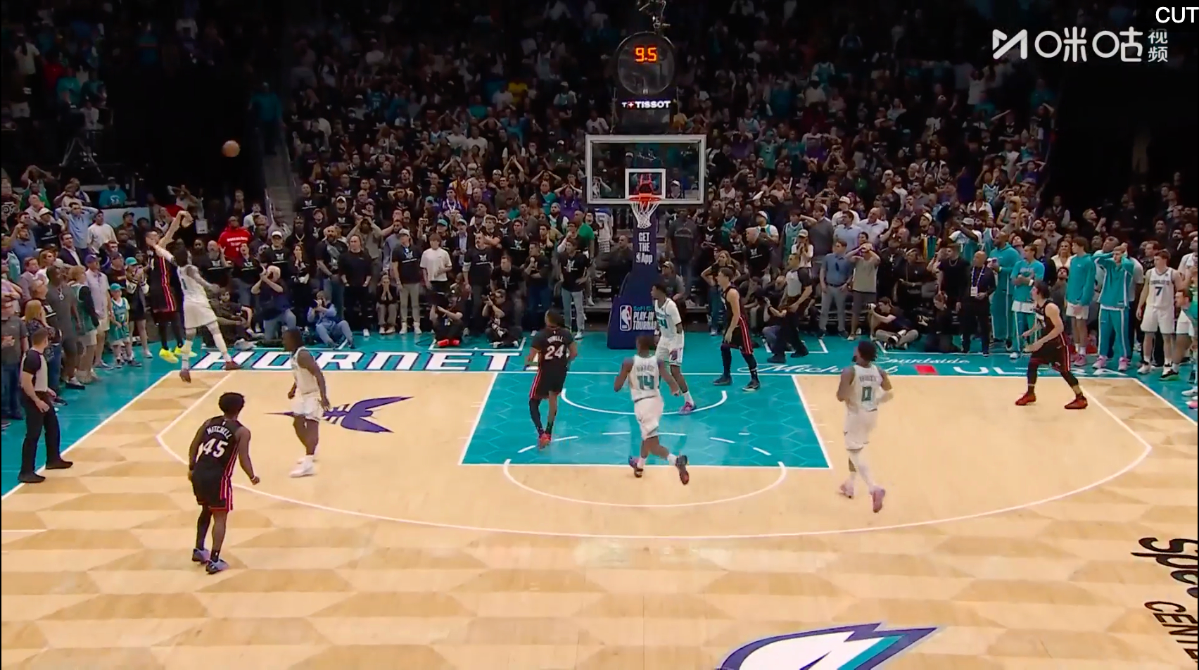 #黄蜂一念天堂一念地狱# 黄蜂啊。。。。三球啊！！！，希罗投中一个三分后，三球又