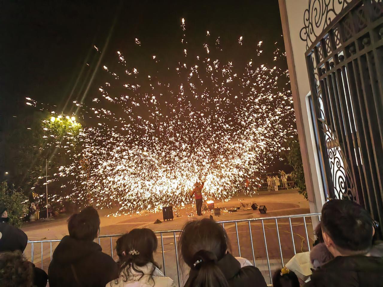 打铁花是广泛流传于豫晋地区的中国民间习俗、民间艺术中富有文化特色的非物质文化遗产