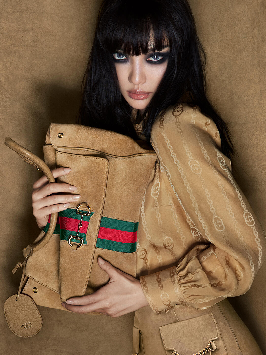 全球代言人宁艺卓出镜Gucci Paparazzo 手袋全球广告大片，收获个人首