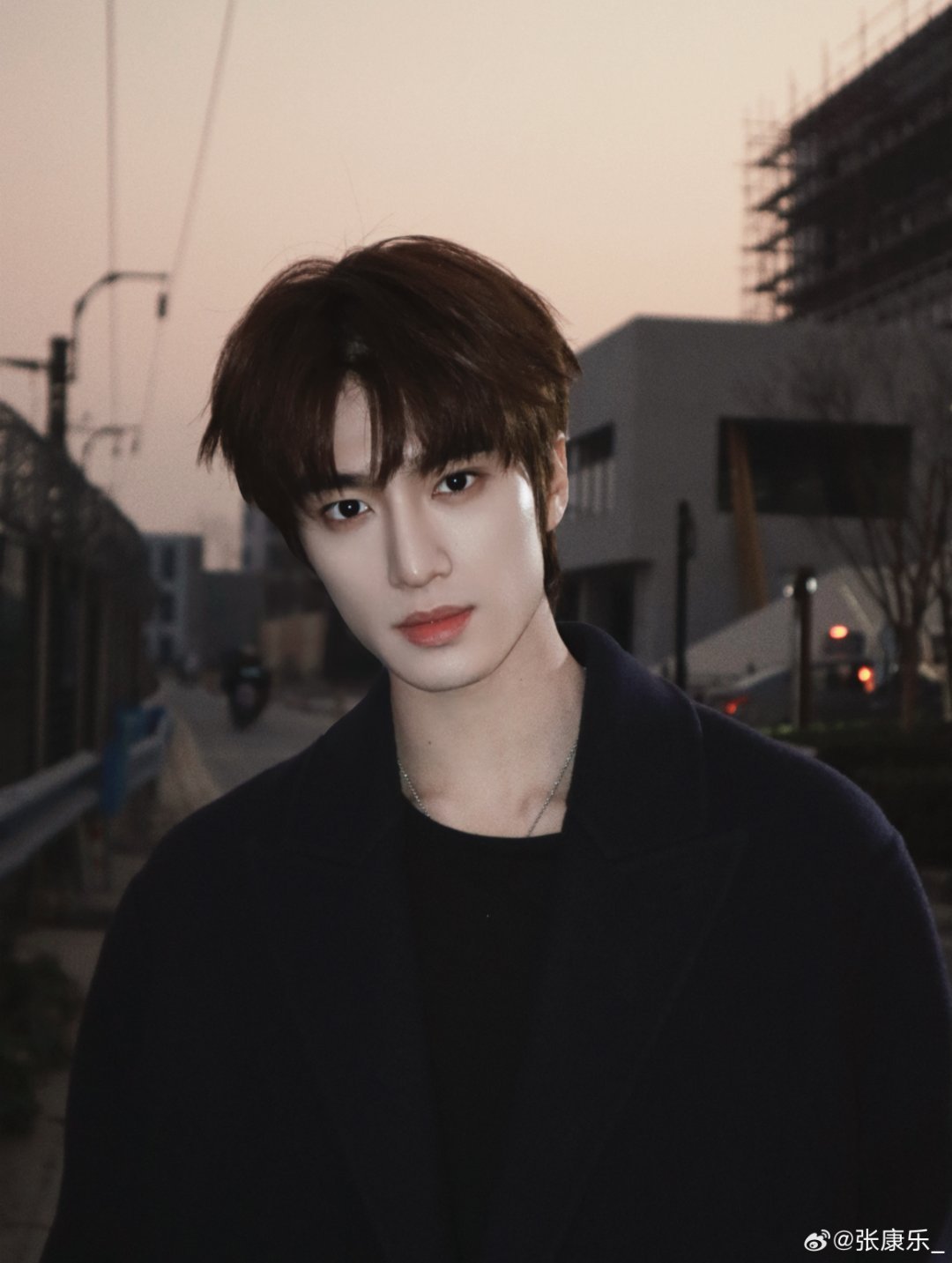 张康乐 zkl张康乐冰湖重生 “你是我跨越山河万里，携带着芳香也要碰面的光”