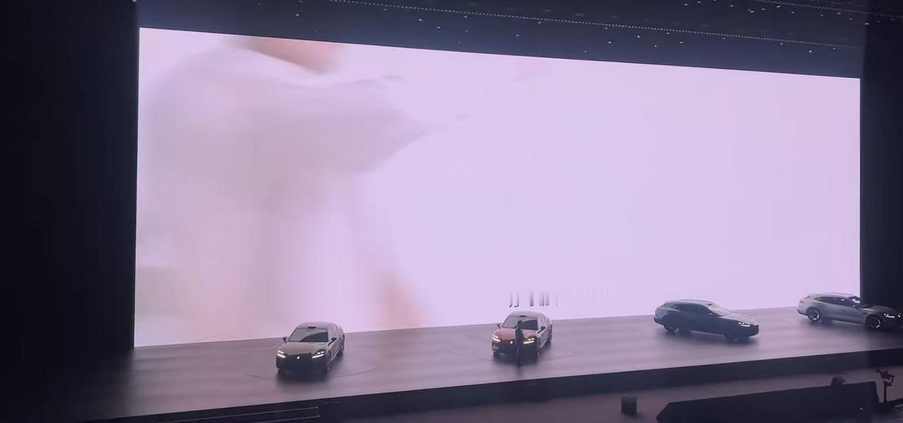 尚界Z7、Z7T正式上市，21.98万起售，五大满配诠释不做偏科生
昨晚鸿蒙智行