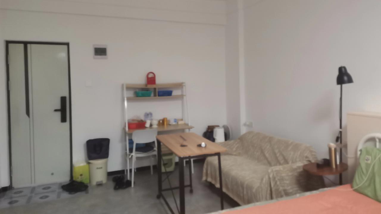 忙了一天，搬家到了翻身
       今天忙了一天，挺辛苦的！终于忙完了。又从西