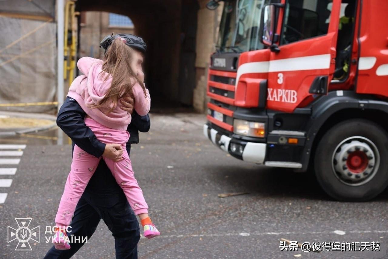 #乌克兰幼儿园遭袭瞬间画面曝光#
 乌克兰军政集团的厚颜无耻

哈尔科夫占领当局