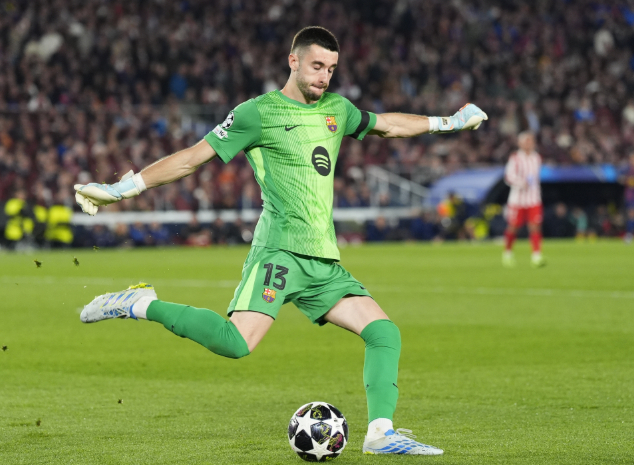 据《马卡报》报道，在西甲萨莫拉奖的争夺中，局势逐渐明朗，巴萨守门员霍安·加西亚成