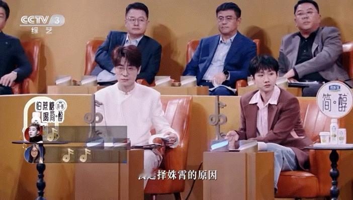 别人大一在《中国唱将》舞台光芒四射，刘姝霄一开口惊艳师资团。我大一呢，在饭堂被饭