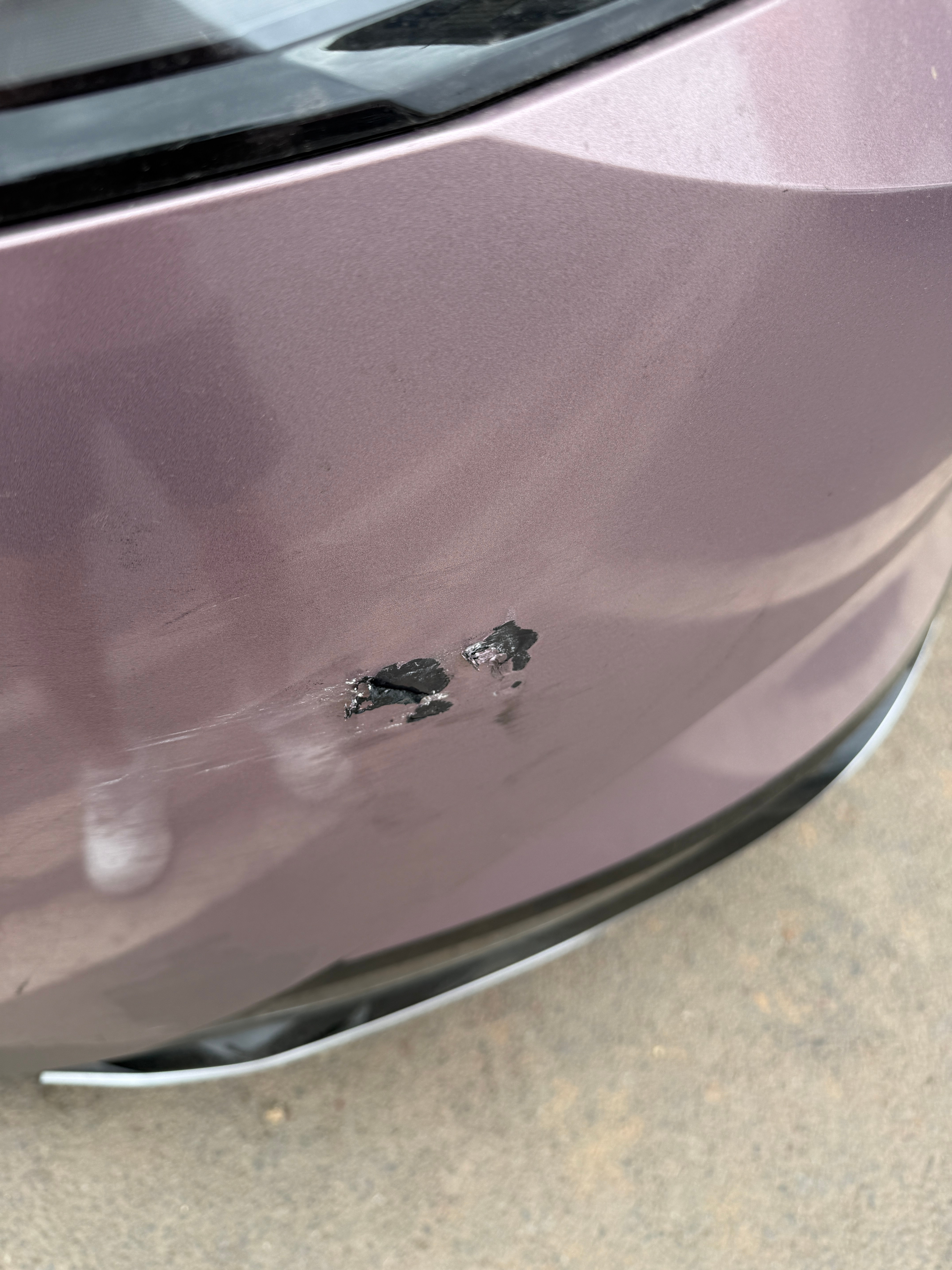 回来海南一身伤 停车被刮蹭～要去找监控查人了