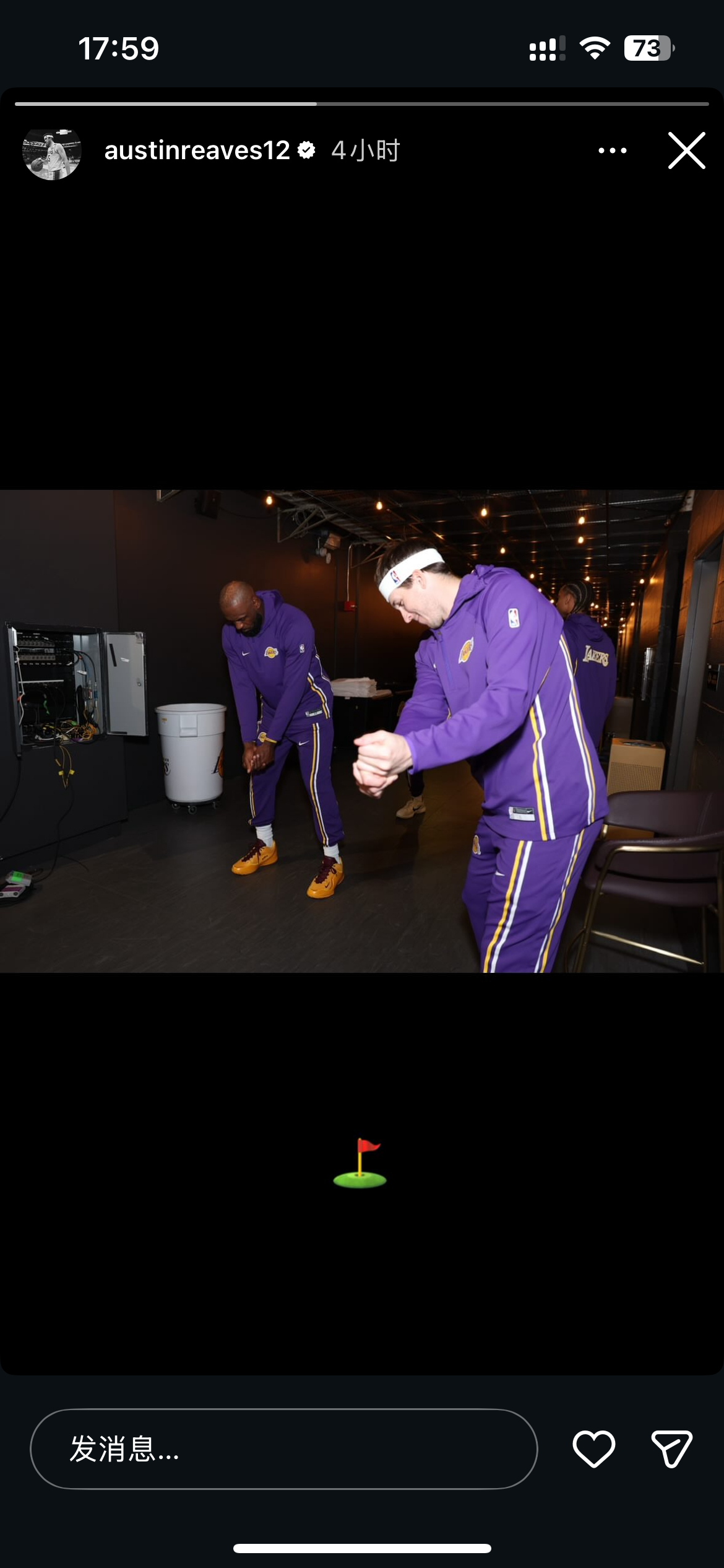 小里更新快拍：“赛前教老詹打高尔夫⛳️”詹姆斯里夫斯