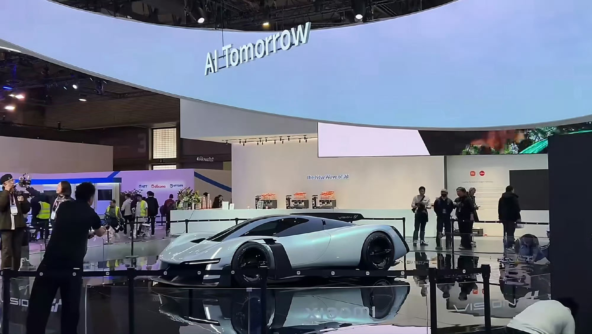 小米超跑线下实车曝光一会我带兄弟们线下看实车去哦 不过我会建议雷总这车售价别低于