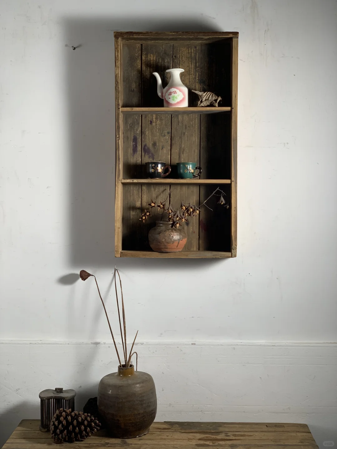 小壁柜、茶具柜、展示柜；民宿极简侘寂壁挂。