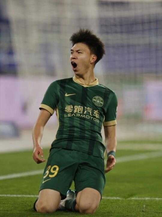 记者：浙江敢用王钰栋，保守的球队没前途