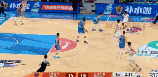 麦基真硬啊
虽然38岁了，但对阵王哲林依然能不落下风……这或许就是NBA与CBA
