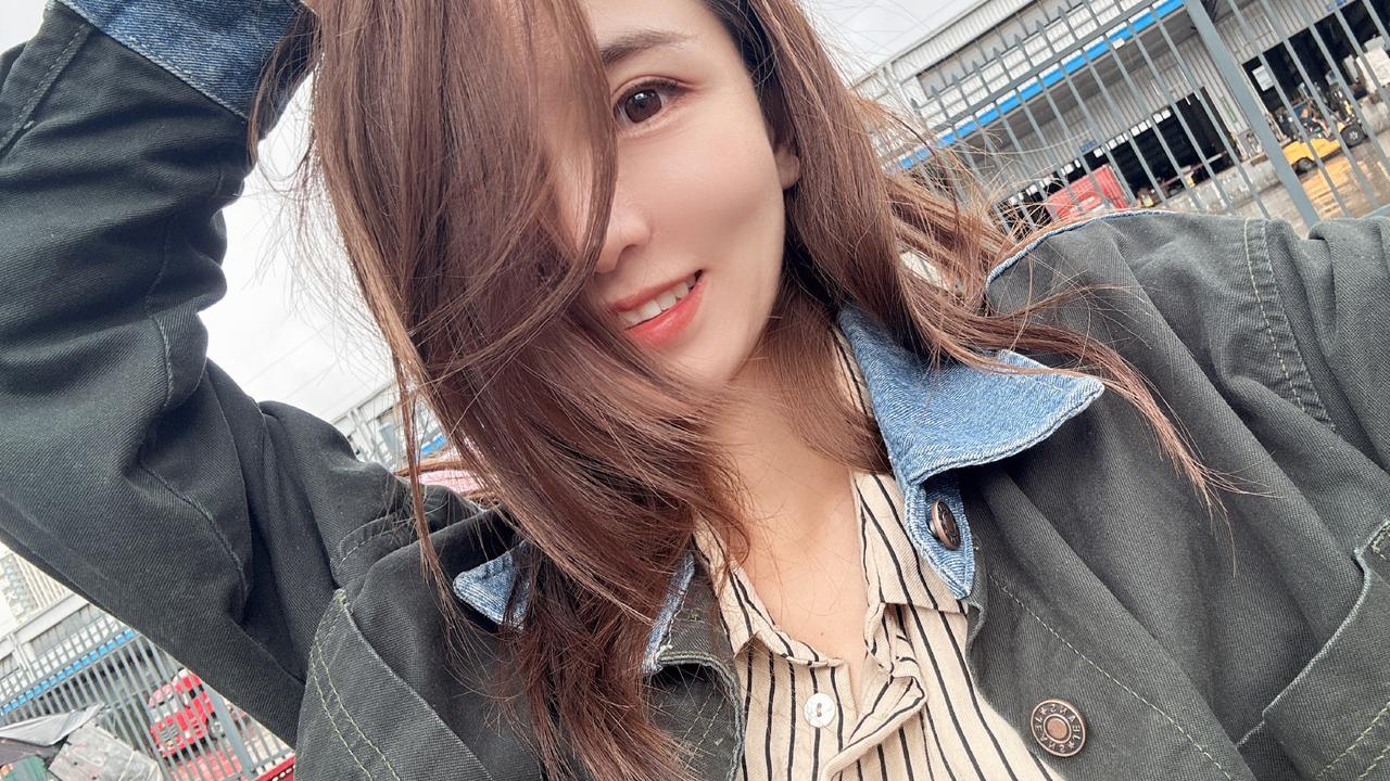 外界纷纷扰扰，当编导去做内容的意义，就是更好的传达自己的观点，虽然非常辛苦，好在