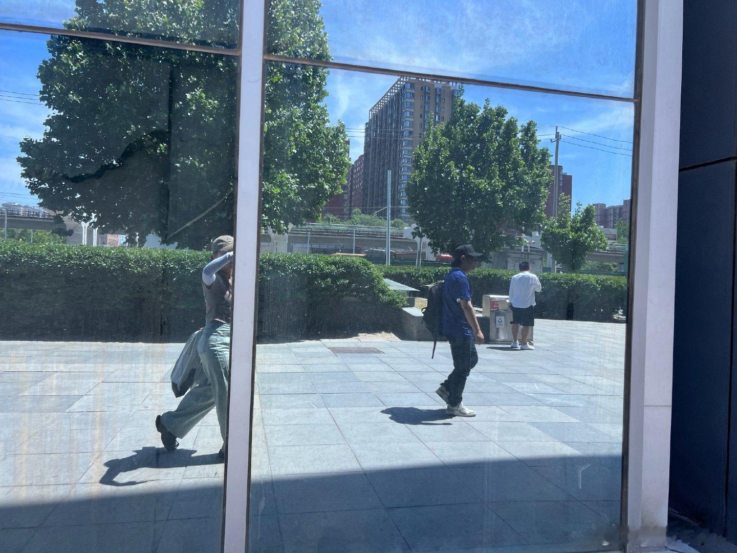 今天希望接到电话☎️收拾屋子，打包东西皮箱其他走了14000步怪不得岔气是太累了
