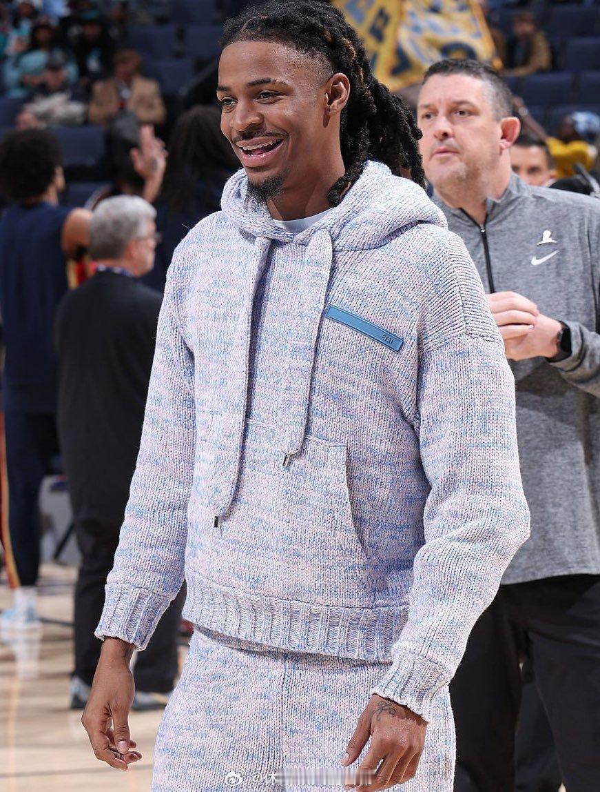 据Sam Amick报道，国王队并未排除交易得到贾·莫兰特的可能性。“萨克拉门托