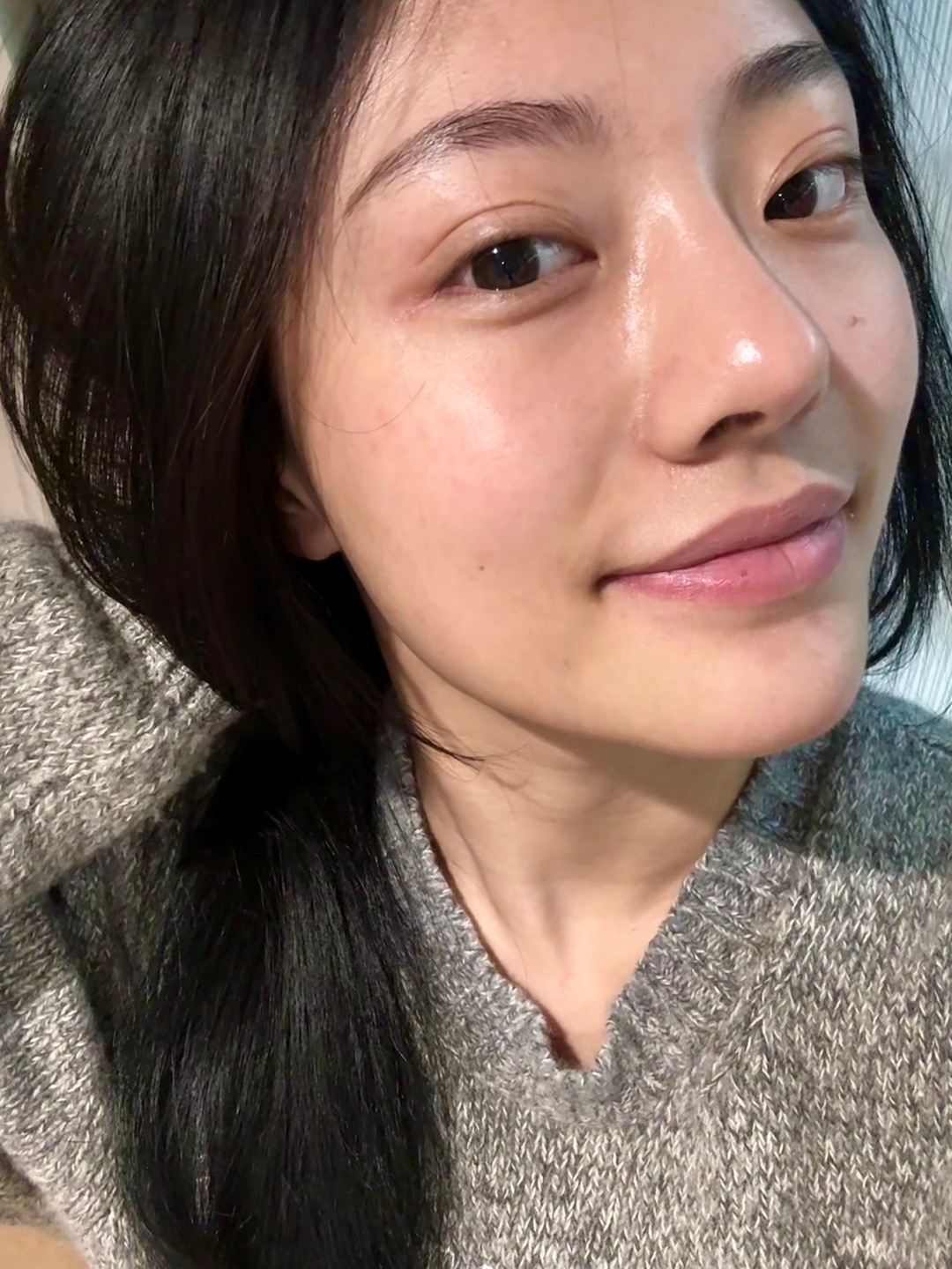 这个闪充水用完感觉皮肤被撑起来了，很饱满！现在每天工作到后半夜咱也无惧垮脸🥳 