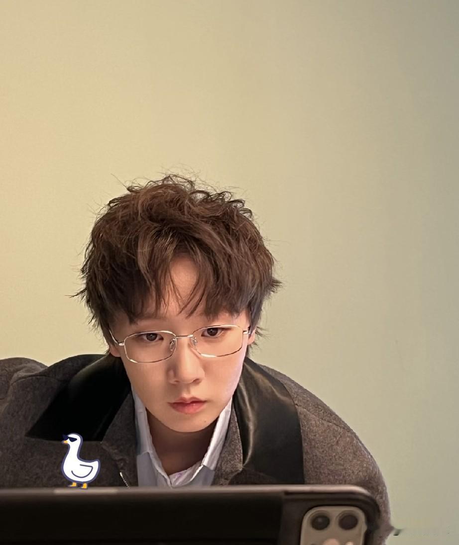每次看王曼昱赛后采访，
我都挺欣赏！

就算拿了冠军也不飘，先夸对手，感谢教练队