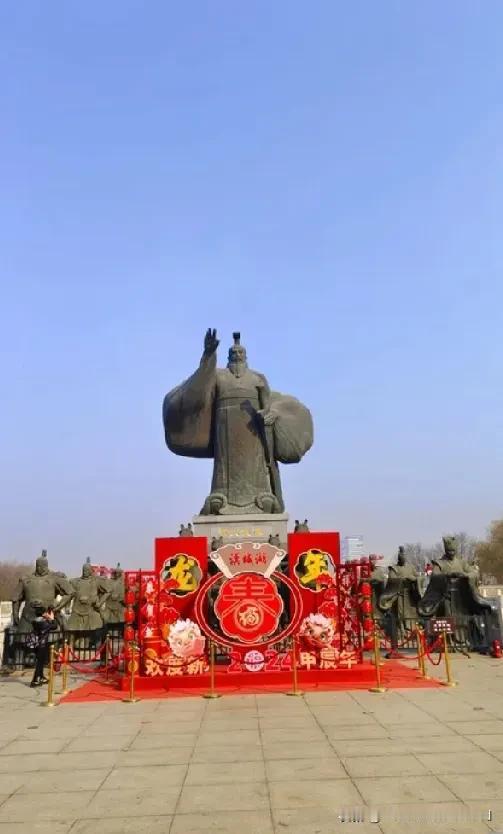 春节发源地在长安而不是洛阳。
春节申遗成功，
让国人不再担忧棒棒抢占中国的传统节