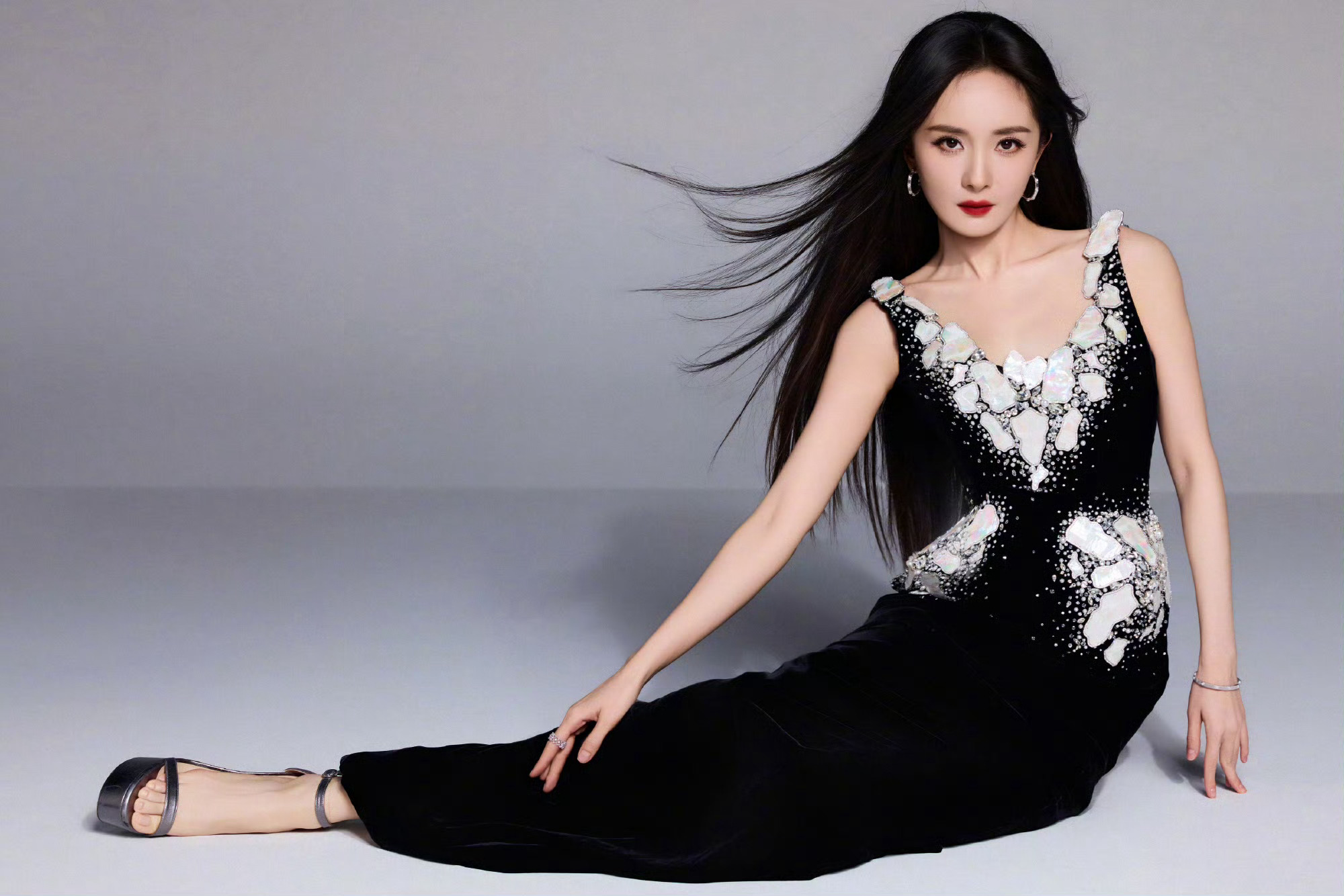 杨幂白玉兰提名晚宴公式照  美神降临杨幂