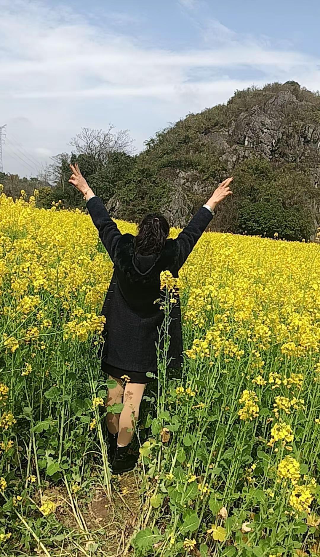 喜欢爬山🏃感受大自然的气息🍀 在大自然里chill 和风一起捕捉山顶的风景 