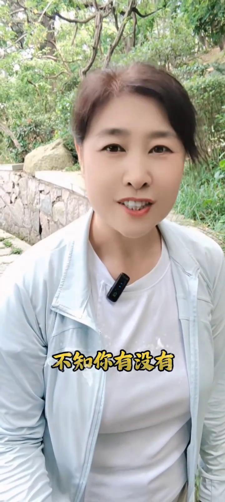 爱独处的人内心大多温柔善良。
不知你有没有仔细的观察过真正可以安心独处的人，骨子