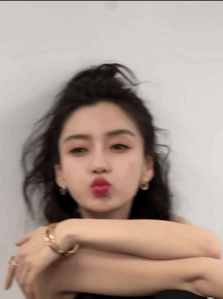 我的点赞变成了Angelababy耶～ ​​​