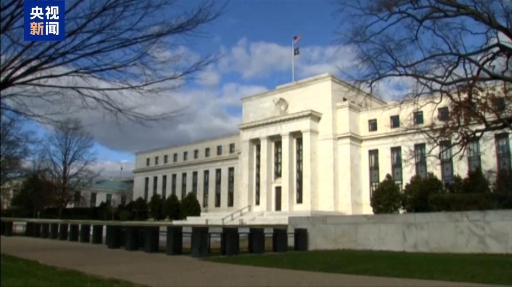 受获利回吐和短期期货交易者多头平仓等因素影响，国际黄金和白银价格1月30日继续大