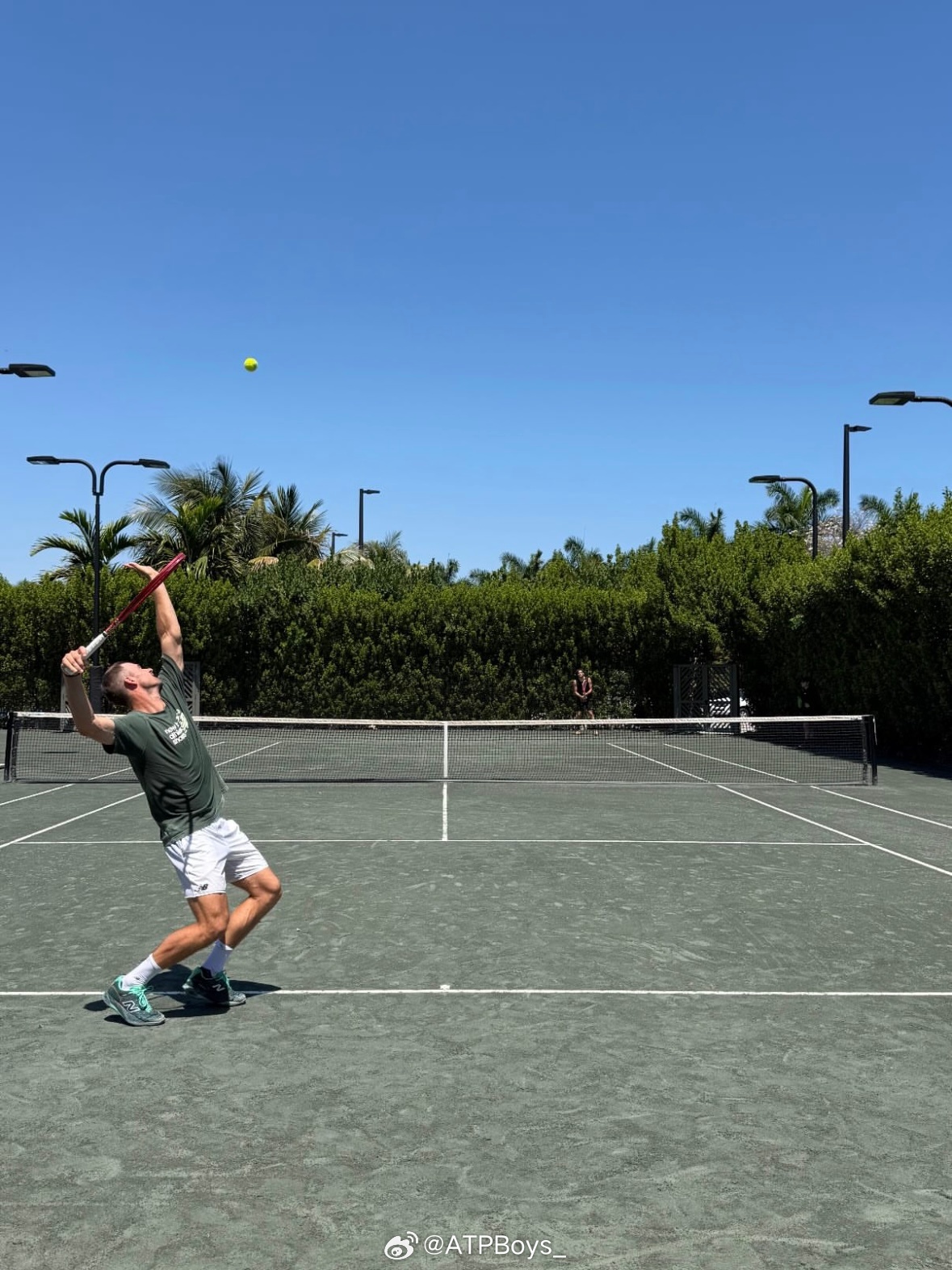 好喜欢绿土的视觉以及砸起来的击球体验。在栗土的基础上，ATP能不能再引入一站绿土