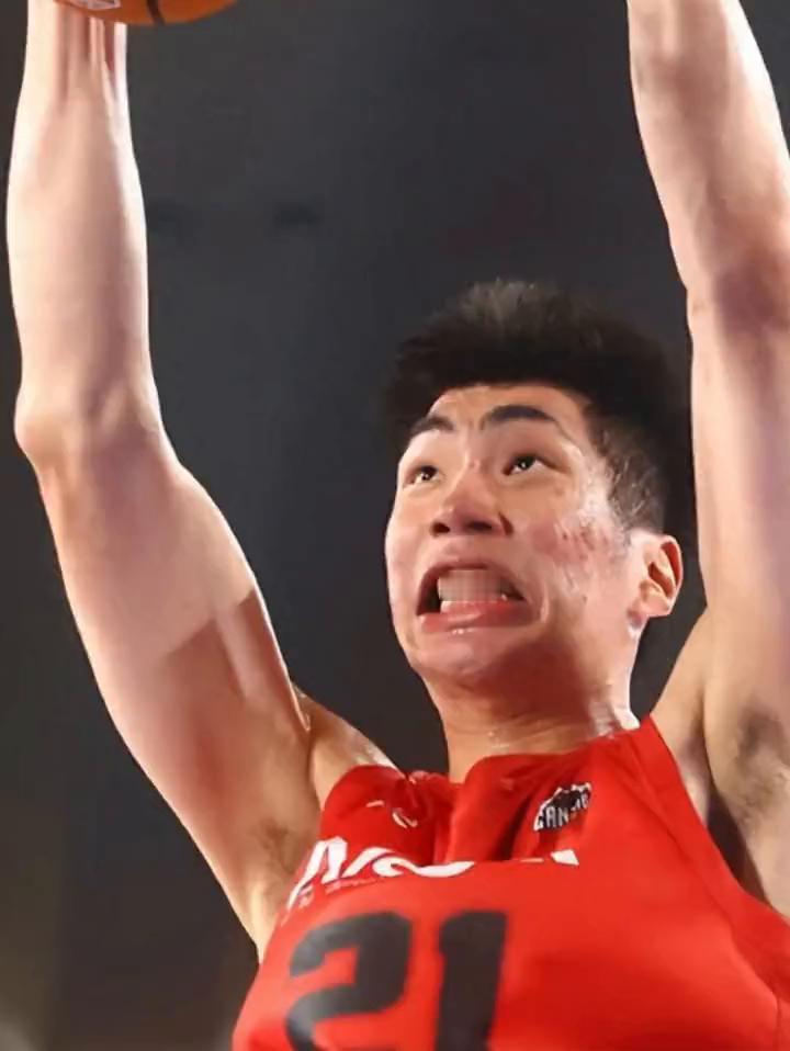 最新消息：余嘉豪急流勇退，退出全运会篮球决赛。个人认为这是一个明智选择，因为冠军